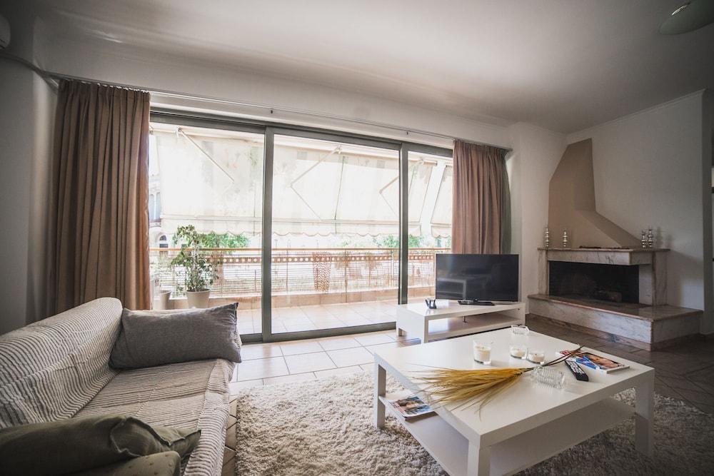 Nefeli City Apartments Patras Exterior foto